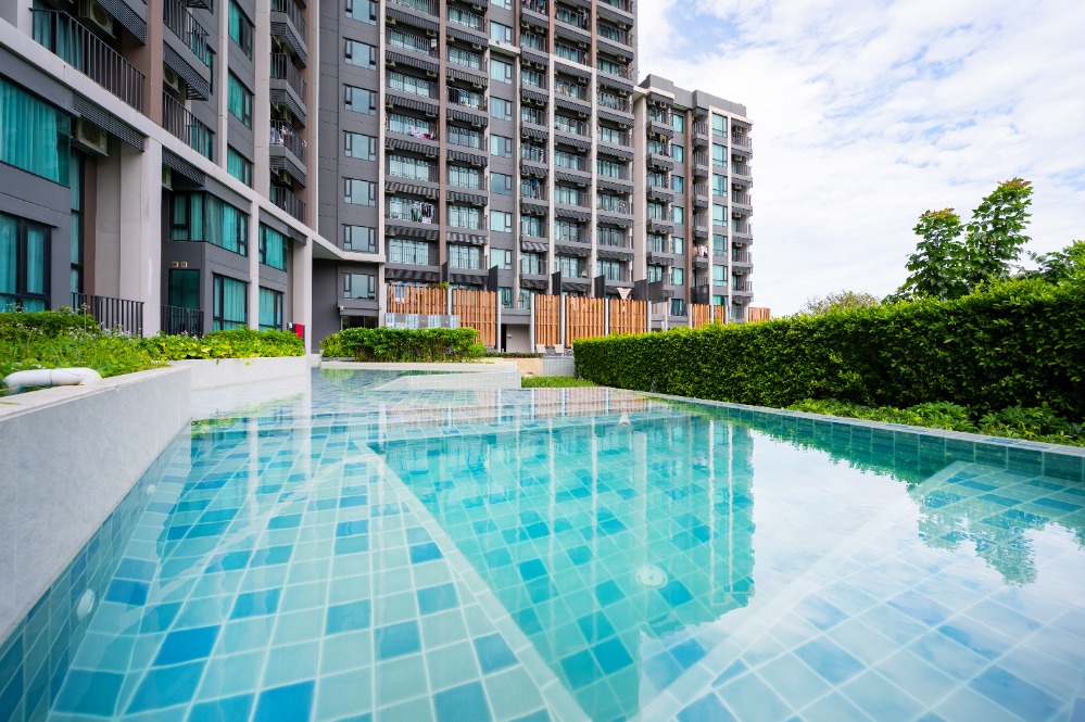 ให้เช่าคอนโดศรีราชา แหลมฉบัง บ้านบึง : 🏖️คอนโดให้เช่า ไนท์บริดจ์ ดิ โอเชี่ยน ศรีราชา 2 ห้องนอน 57 ตรม. (Service residence by Hampton)  ✅รับสัญญาระยะตั้งแต่ 1 เดือนขึ้นไป