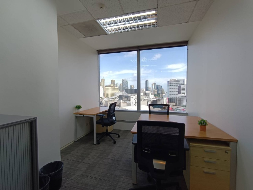 ให้เช่าสำนักงานสยาม จุฬา สามย่าน : ให้เช่า เซอร์วิส ออฟฟิศ Serviced Office พื้นที่สำนักงาน ตกแต่งสวย พร้อมเข้าอยู่ อาคาร สยามพิวรรธน์ ทาวเวอร์ ( Siam Piwat Tower Office Building ) ใกล้รถไฟฟ้า BTSสยาม 4 Workstations ราคาเช่า 35,190 บาท/เดือน ย่านสยาม