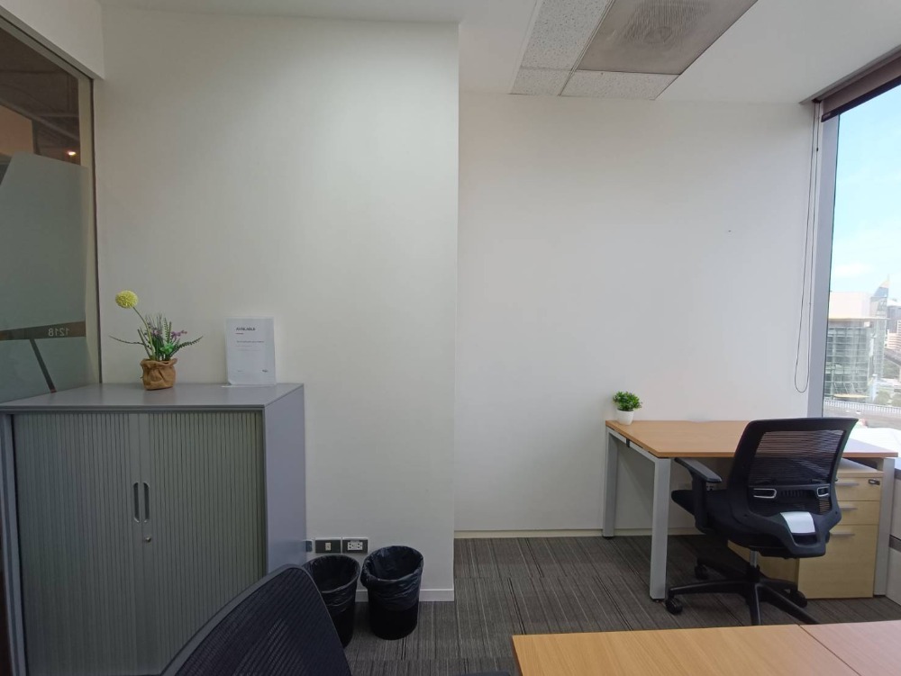 ให้เช่าสำนักงานสยาม จุฬา สามย่าน : ให้เช่า เซอร์วิส ออฟฟิศ Serviced Office พื้นที่สำนักงาน ตกแต่งสวย พร้อมเข้าอยู่ อาคาร สยามพิวรรธน์ ทาวเวอร์ ( Siam Piwat Tower Office Building ) ใกล้รถไฟฟ้า BTSสยาม 4 Workstations ราคาเช่า 35,190 บาท/เดือน ย่านสยาม