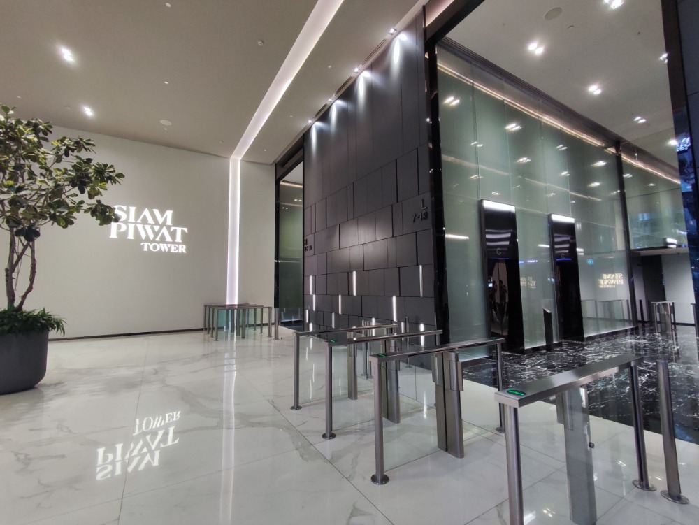 ให้เช่าสำนักงานสยาม จุฬา สามย่าน : ให้เช่า เซอร์วิส ออฟฟิศ Serviced Office พื้นที่สำนักงาน ตกแต่งสวย พร้อมเข้าอยู่ อาคาร สยามพิวรรธน์ ทาวเวอร์ ( Siam Piwat Tower Office Building ) ใกล้รถไฟฟ้า BTSสยาม 3 Workstations ราคาเช่า 23,590 บาท/เดือน ย่านสยาม