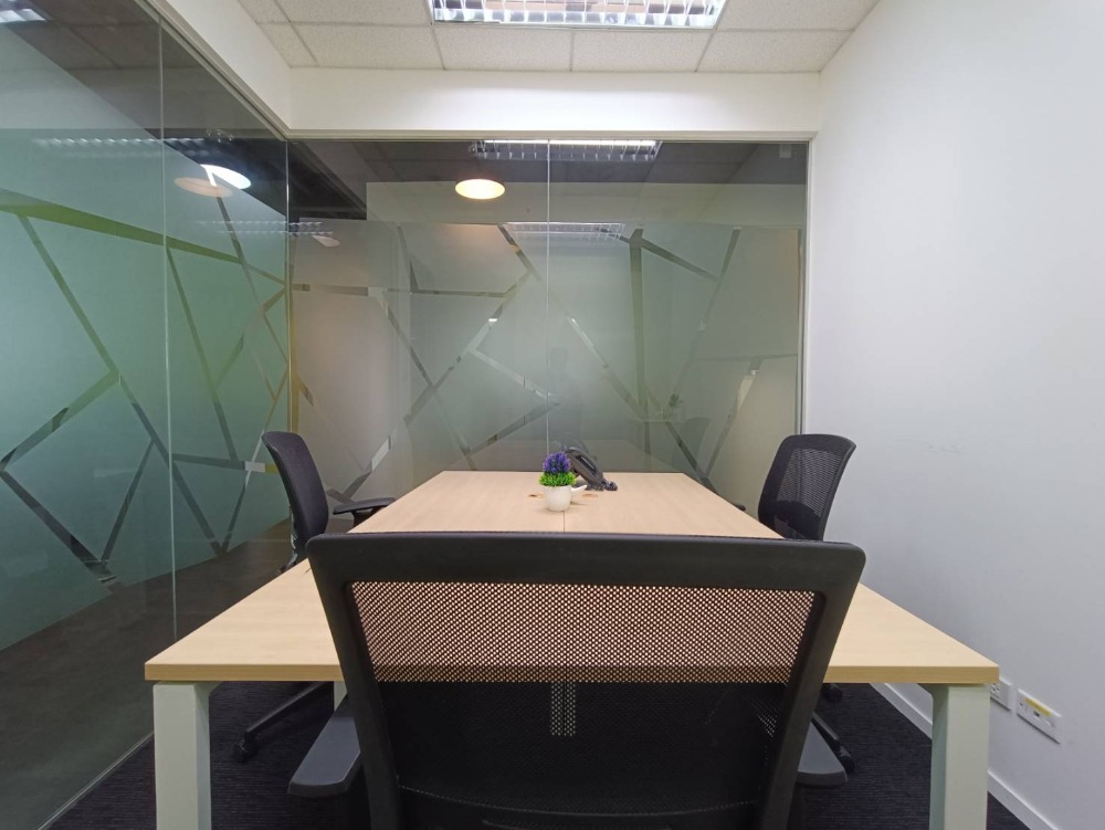 ให้เช่าสำนักงานสยาม จุฬา สามย่าน : ให้เช่า เซอร์วิส ออฟฟิศ Serviced Office พื้นที่สำนักงาน ตกแต่งสวย พร้อมเข้าอยู่ อาคาร สยามพิวรรธน์ ทาวเวอร์ ( Siam Piwat Tower Office Building ) ใกล้รถไฟฟ้า BTSสยาม 3 Workstations ราคาเช่า 23,590 บาท/เดือน ย่านสยาม