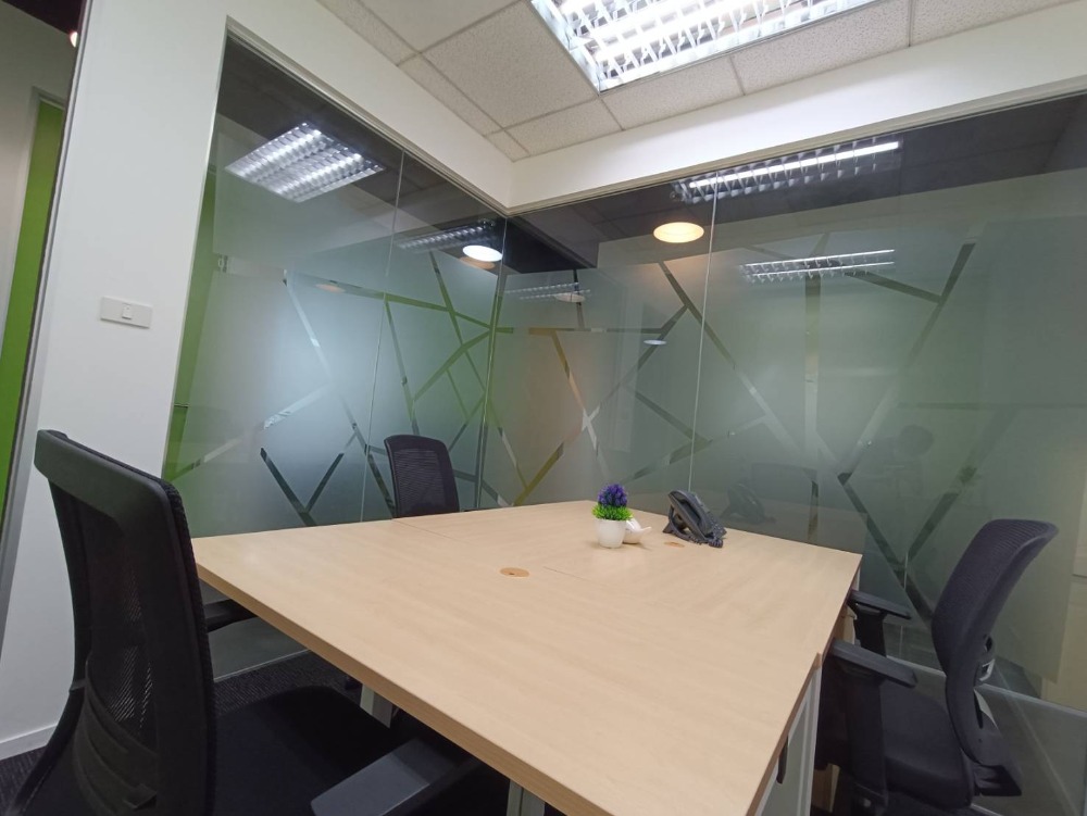 ให้เช่าสำนักงานสยาม จุฬา สามย่าน : ให้เช่า เซอร์วิส ออฟฟิศ Serviced Office พื้นที่สำนักงาน ตกแต่งสวย พร้อมเข้าอยู่ อาคาร สยามพิวรรธน์ ทาวเวอร์ ( Siam Piwat Tower Office Building ) ใกล้รถไฟฟ้า BTSสยาม 3 Workstations ราคาเช่า 23,590 บาท/เดือน ย่านสยาม