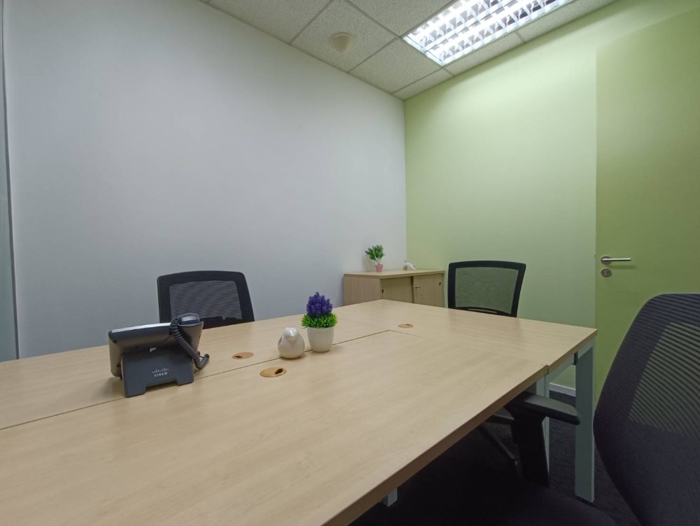 ให้เช่าสำนักงานสยาม จุฬา สามย่าน : ให้เช่า เซอร์วิส ออฟฟิศ Serviced Office พื้นที่สำนักงาน ตกแต่งสวย พร้อมเข้าอยู่ อาคาร สยามพิวรรธน์ ทาวเวอร์ ( Siam Piwat Tower Office Building ) ใกล้รถไฟฟ้า BTSสยาม 3 Workstations ราคาเช่า 23,590 บาท/เดือน ย่านสยาม