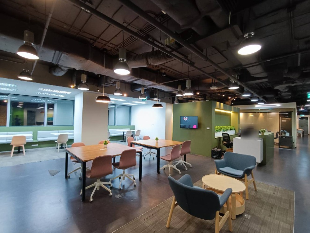 ให้เช่าสำนักงานสยาม จุฬา สามย่าน : ให้เช่า เซอร์วิส ออฟฟิศ Serviced Office พื้นที่สำนักงาน ตกแต่งสวย พร้อมเข้าอยู่ อาคาร สยามพิวรรธน์ ทาวเวอร์ ( Siam Piwat Tower Office Building ) ใกล้รถไฟฟ้า BTSสยาม 3 Workstations ราคาเช่า 23,590 บาท/เดือน ย่านสยาม