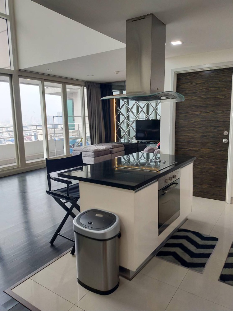 ให้เช่าคอนโดวงเวียนใหญ่ เจริญนคร : 225sqm Riverside Penthouse 3 bedrooms for rent at Watermark