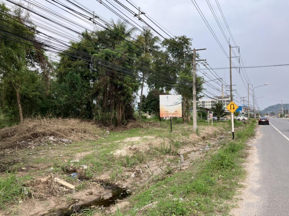 For SaleLandHuahin, Prachuap Khiri Khan, Pran Buri : Land for sale, 8 rai 1 ngan, at the entrance to the silk road, near Nong Khon Market, on the main road 3218
