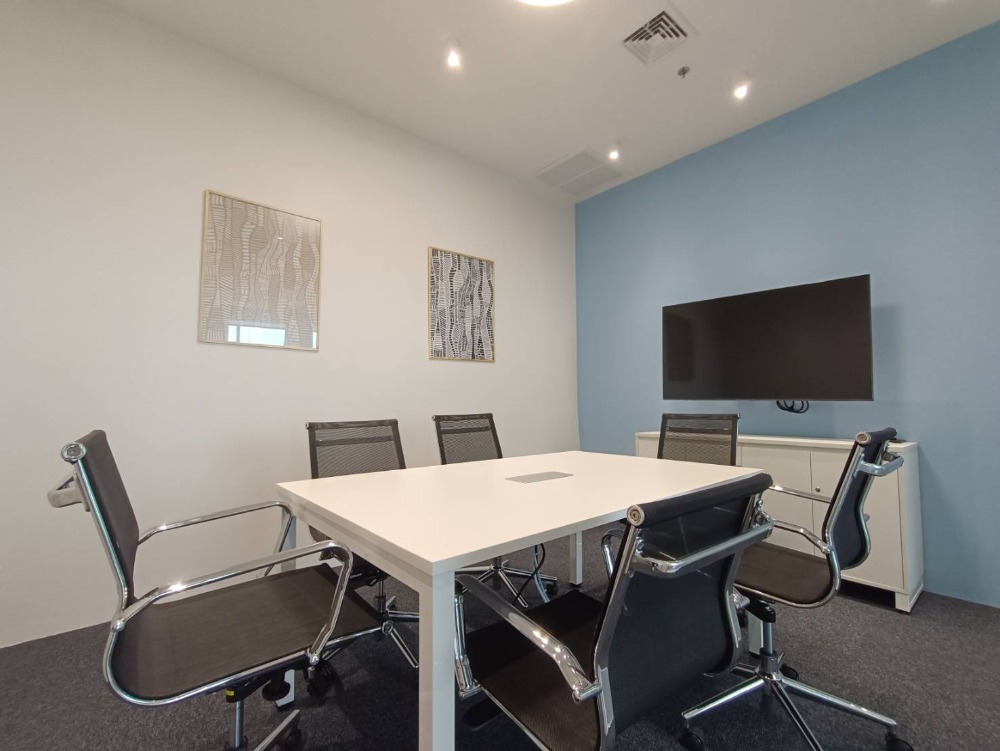 For RentOfficeOnnut, Udomsuk : For Rent Serviced Office Sukhumvit Hills Office Building Fully-Furnished Serviced Office 9 Workstations Rental Price 71,990 THB/month closed to BTS Bangchak, BTS Onnut, Bang Chak, On nut, Udom Suk, Sukhumvit, Bangna