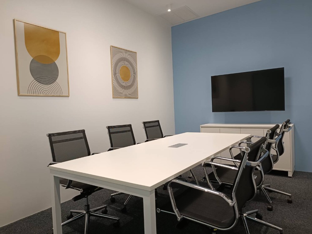 For RentOfficeOnnut, Udomsuk : For Rent Serviced Office Sukhumvit Hills Office Building Fully-Furnished Serviced Office 9 Workstations Rental Price 71,990 THB/month closed to BTS Bangchak, BTS Onnut, Bang Chak, On nut, Udom Suk, Sukhumvit, Bangna