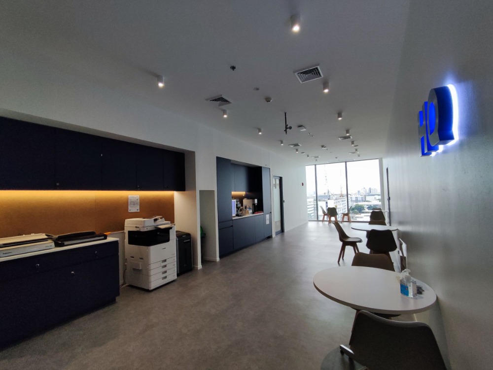 For RentOfficeOnnut, Udomsuk : For Rent Serviced Office Sukhumvit Hills Office Building Fully-Furnished Serviced Office 9 Workstations Rental Price 71,990 THB/month closed to BTS Bangchak, BTS Onnut, Bang Chak, On nut, Udom Suk, Sukhumvit, Bangna