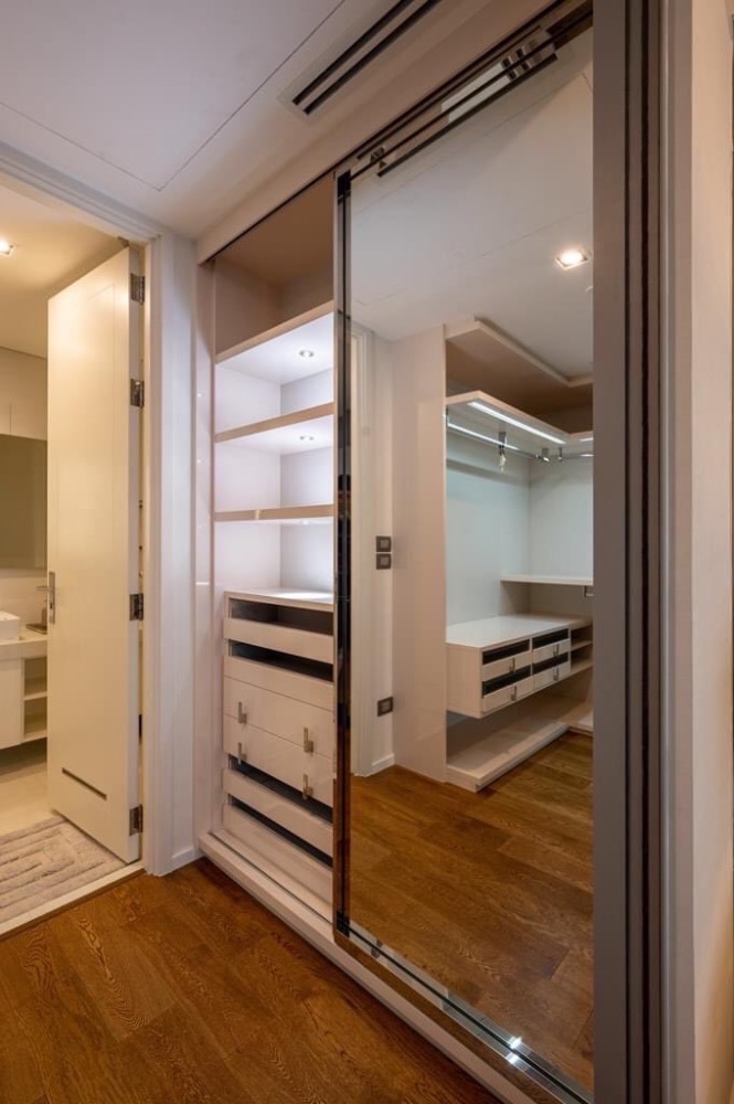 For RentCondoSathorn, Narathiwat : For rent ✨The Bangkok Sathorn✨ Luxury condo, spacious room, new built-in, fully furnished, high floor, city view, with private elevator.