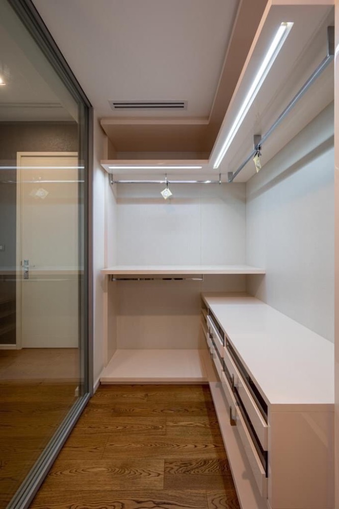 For RentCondoSathorn, Narathiwat : For rent ✨The Bangkok Sathorn✨ Luxury condo, spacious room, new built-in, fully furnished, high floor, city view, with private elevator.