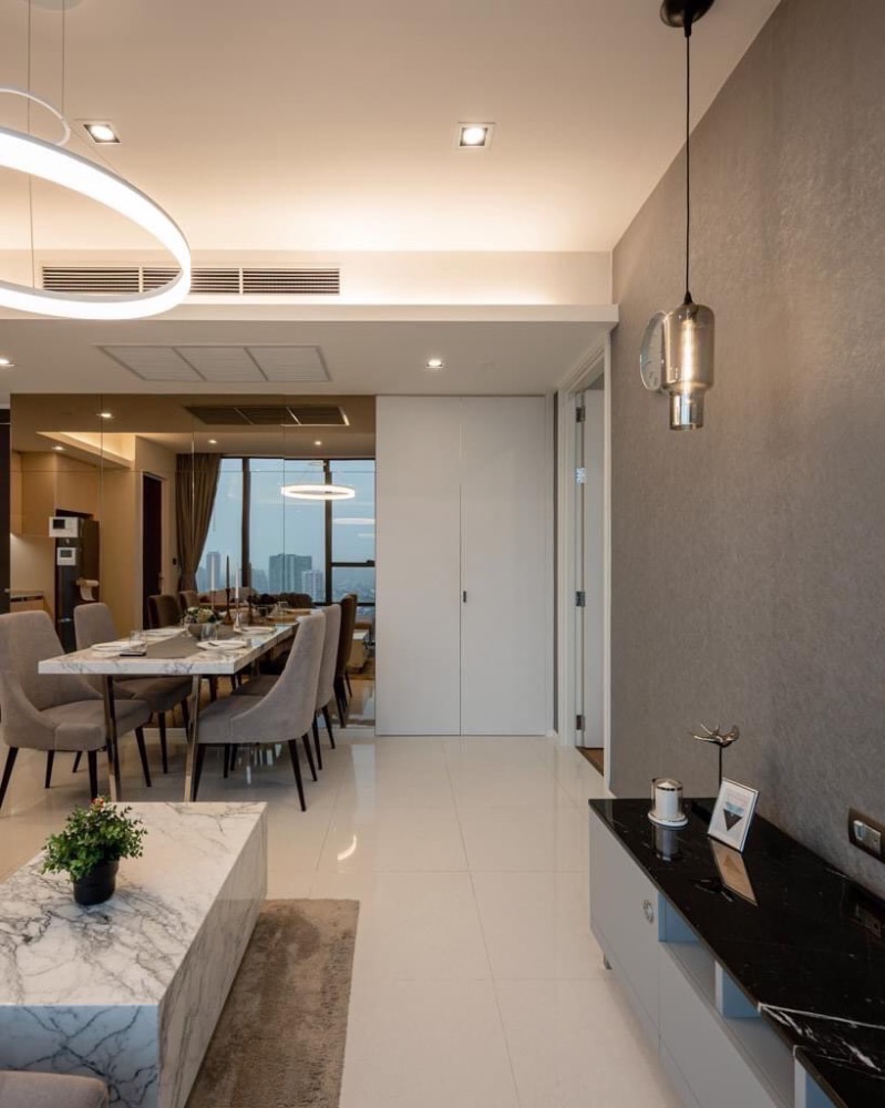 For RentCondoSathorn, Narathiwat : For rent ✨The Bangkok Sathorn✨ Luxury condo, spacious room, new built-in, fully furnished, high floor, city view, with private elevator.