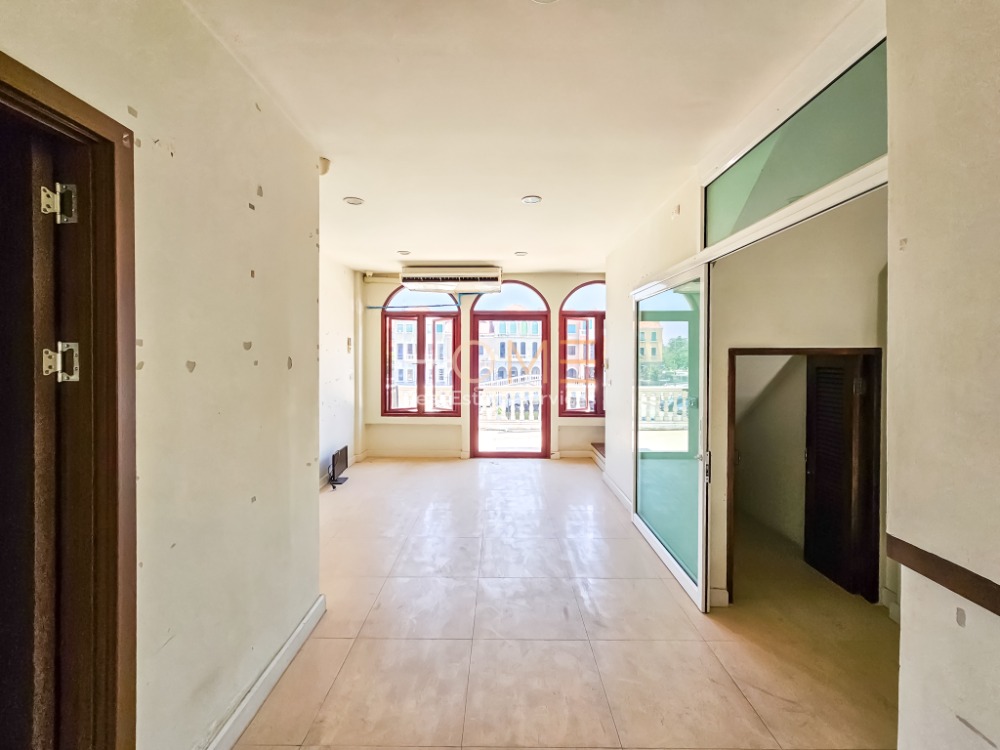 ขายอาคารพาณิชย์นวมินทร์ รามอินทรา : อาคารพาณิชย์ เวนิส ดิ ไอริส วัชรพล / 2 ห้องนอน (ขาย), Venice Di Iris Watcharapon / Commercial Building 2 Bedrooms (FOR SALE) TAN478