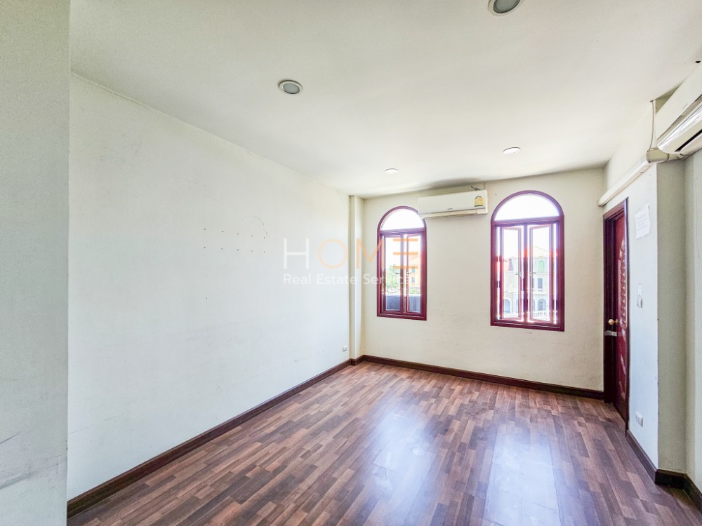 ขายอาคารพาณิชย์นวมินทร์ รามอินทรา : อาคารพาณิชย์ เวนิส ดิ ไอริส วัชรพล / 2 ห้องนอน (ขาย), Venice Di Iris Watcharapon / Commercial Building 2 Bedrooms (FOR SALE) TAN478