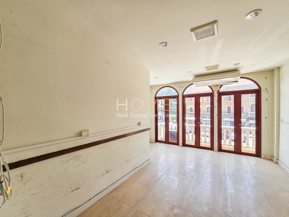 ขายอาคารพาณิชย์นวมินทร์ รามอินทรา : อาคารพาณิชย์ เวนิส ดิ ไอริส วัชรพล / 2 ห้องนอน (ขาย), Venice Di Iris Watcharapon / Commercial Building 2 Bedrooms (FOR SALE) TAN478