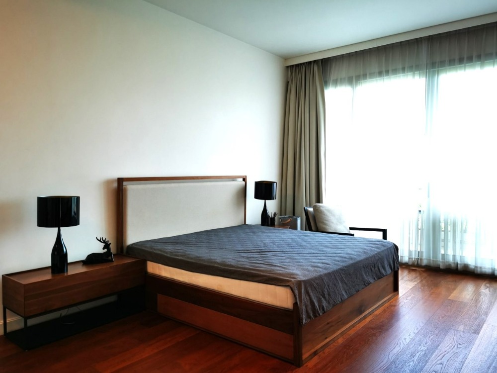 For SaleCondoWitthayu, Chidlom, Langsuan, Ploenchit : 185 Rajdamri: Freehold Luxe 2BR Unit with Sport Club Views, Now for Sale