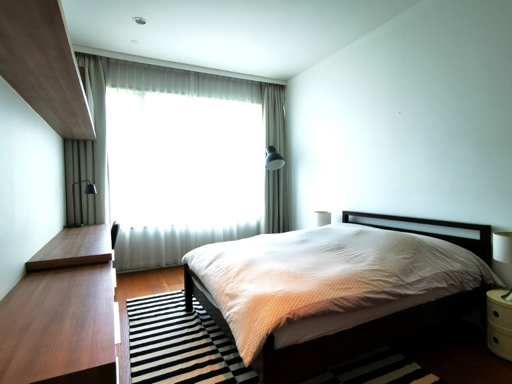 For SaleCondoWitthayu, Chidlom, Langsuan, Ploenchit : 185 Rajdamri: Freehold Luxe 2BR Unit with Sport Club Views, Now for Sale