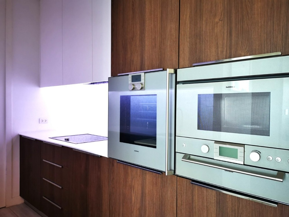 For SaleCondoWitthayu, Chidlom, Langsuan, Ploenchit : 185 Rajdamri: Freehold Luxe 2BR Unit with Sport Club Views, Now for Sale