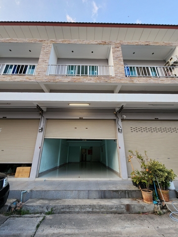 For SaleShop HouseMahachai Samut Sakhon : Sell-rent a 2.5-storey commercial building near Sai Yai Rak Road, 50 meters from Krathum Baen, suitable for opening a business, home office, residential house near the main road