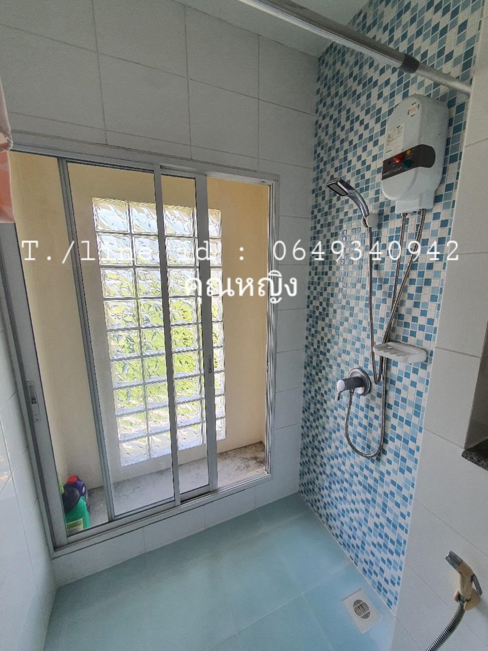 For RentHousePhutthamonthon, Salaya : 🎯 Vacant February 67, large single house for rent, resort style🏕️ on the road along Khlong Thawi Watthana, good community, quiet, shady, suitable for relaxation, only 150 meters from Boromratchonnanee Road.