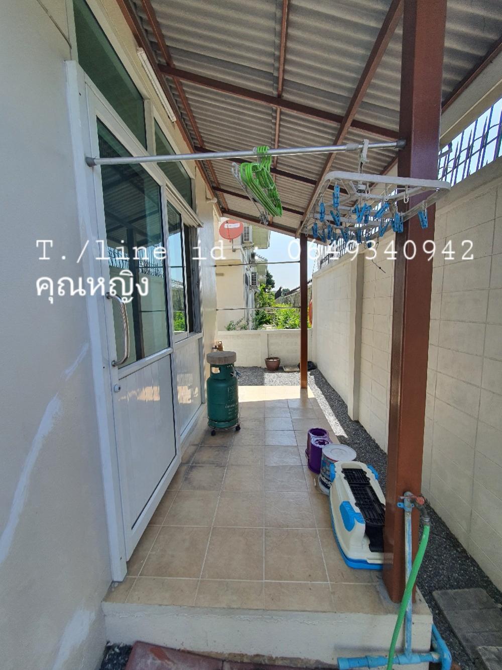 For RentHousePhutthamonthon, Salaya : 🎯 Vacant February 67, large single house for rent, resort style🏕️ on the road along Khlong Thawi Watthana, good community, quiet, shady, suitable for relaxation, only 150 meters from Boromratchonnanee Road.