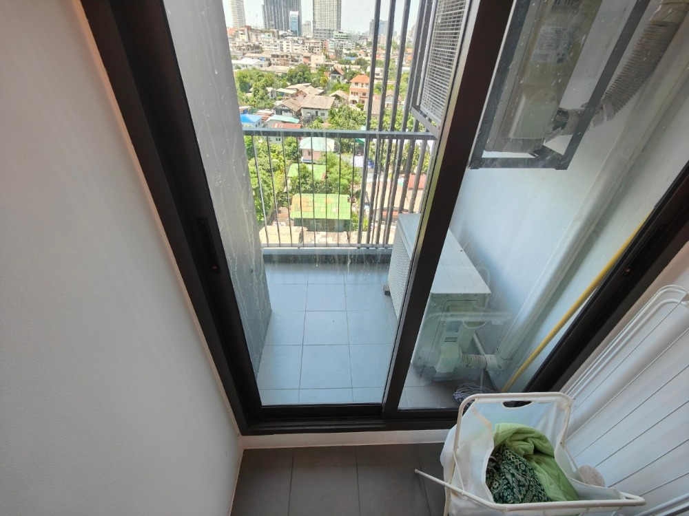 ขายคอนโดปิ่นเกล้า จรัญสนิทวงศ์ : [HOT PRICE] The Tree Rio ติดสถานี MRT บางอ้อ 0 เมตร สภาพห้องใหม่เอี่ยมเหมือนซื้อจากโครงการ