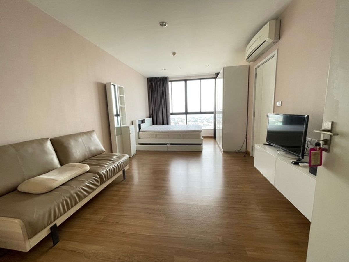 For SaleCondoBang Sue, Wong Sawang, Tao Pun : Condo for sale, The Tree Interchange, 2 bedrooms, river view, very beautiful Room with beautiful Built-in furniture, price 5.3 million baht, next to Gateway Bang Sue, near Purple Line MRT Tao Poon and MRT Blue Line MRT Bang Sue !!
