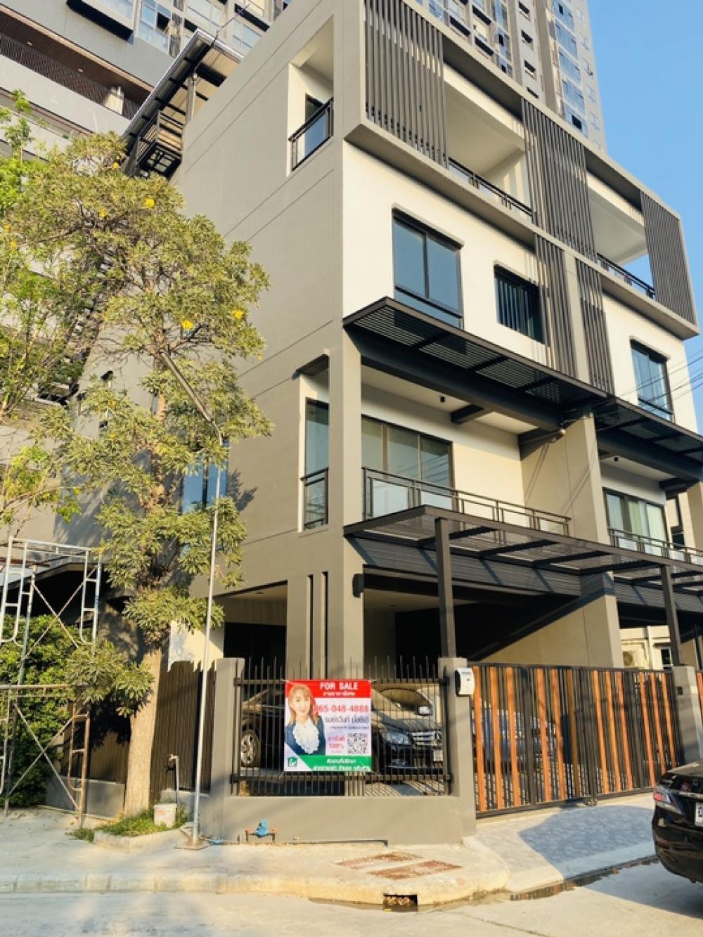 ขายทาวน์โฮมนนทบุรี บางใหญ่ บางบัวทอง : ขายทาวน์โฮม 4 ชั้น 4 ห้องนอน 4 ห้องนำ้ เนื้อที่ 29.3ตารางวา หมู่บ้าน นราธิป (ติดรถไฟฟ้าไทรม้า)