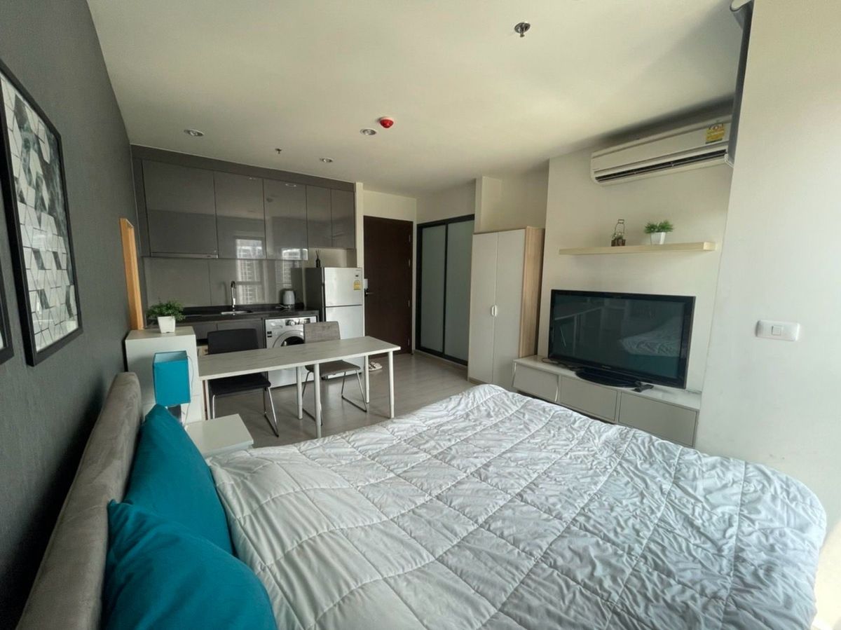 For RentCondoRama9, Petchburi, RCA : RHYTHM Asoke : Studio type, 25th floor. Full Furniture and electrical appliances. East Wing, Good View Rama 9 Intersection. Close MRT Rama 9, Fortune Town, Airport Link Makkasan, Walking distance to Jodd's Fair Night Market.