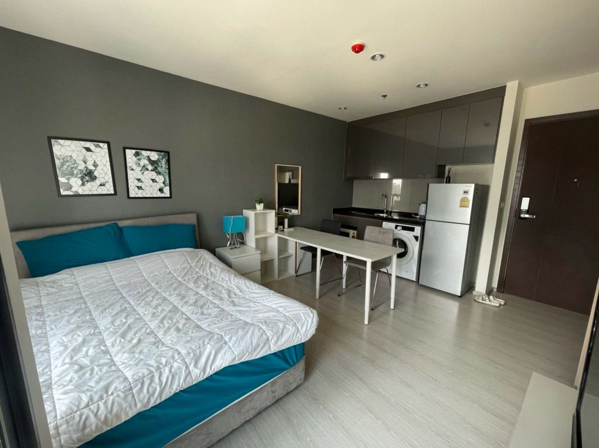 For RentCondoRama9, Petchburi, RCA : RHYTHM Asoke : Studio type, 25th floor. Full Furniture and electrical appliances. East Wing, Good View Rama 9 Intersection. Close MRT Rama 9, Fortune Town, Airport Link Makkasan, Walking distance to Jodd's Fair Night Market.