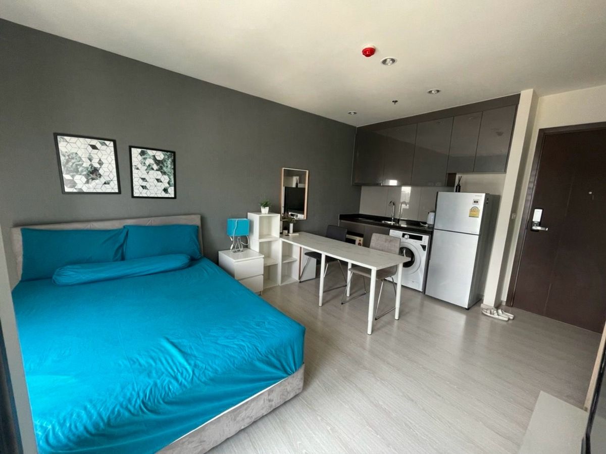 For RentCondoRama9, Petchburi, RCA : RHYTHM Asoke : Studio type, 25th floor. Full Furniture and electrical appliances. East Wing, Good View Rama 9 Intersection. Close MRT Rama 9, Fortune Town, Airport Link Makkasan, Walking distance to Jodd's Fair Night Market.