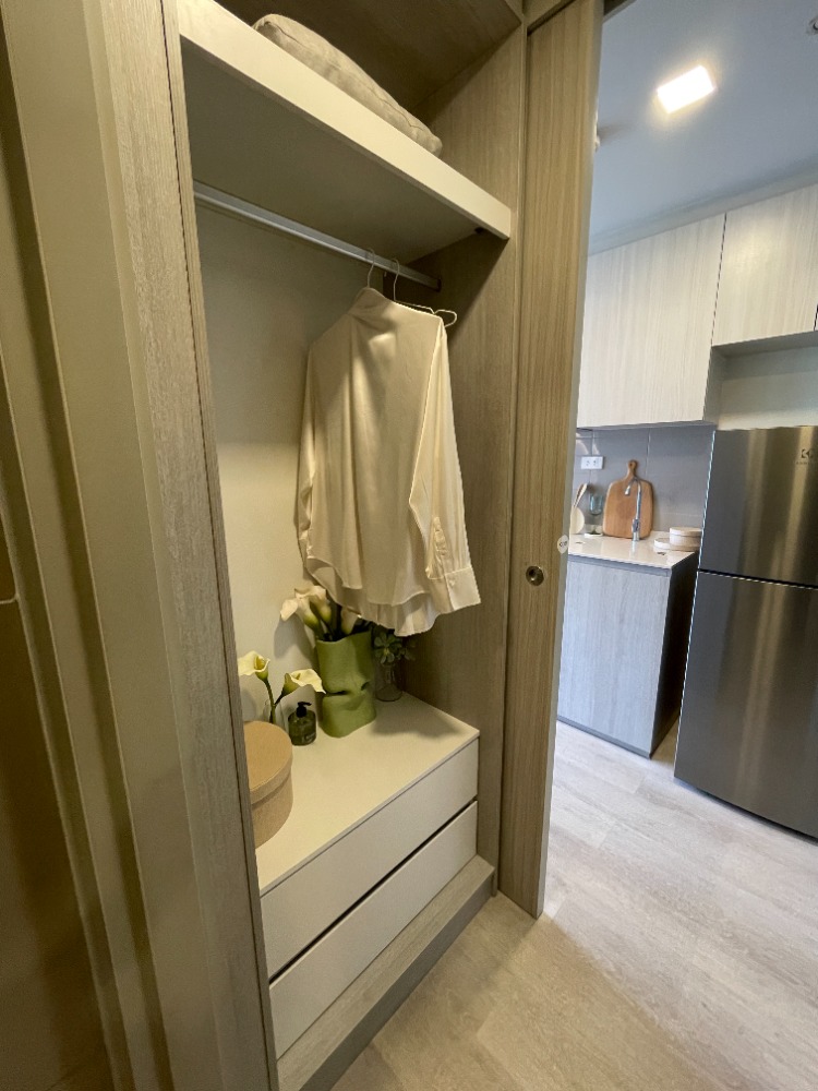 For SaleCondoRama9, Petchburi, RCA : Condo for sale, Cobb Ratchada-Rama 9, 4th floor, usable area 24.50 sq m, studio room, 1 bedroom, 1 bathroom, new lifestyle condo, fully furnished room, located in the heart of the business district. Ratchada-Rama 9 area on Thiam Ruam Mit Road, near MRT Cu