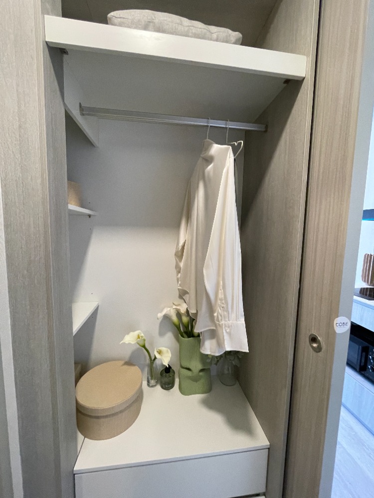 For SaleCondoRama9, Petchburi, RCA : Condo for sale, Cobb Ratchada-Rama 9, 4th floor, usable area 24.50 sq m, studio room, 1 bedroom, 1 bathroom, new lifestyle condo, fully furnished room, located in the heart of the business district. Ratchada-Rama 9 area on Thiam Ruam Mit Road, near MRT Cu