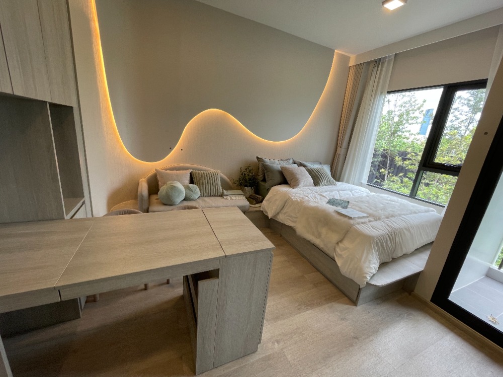 For SaleCondoRama9, Petchburi, RCA : Condo for sale, Cobb Ratchada-Rama 9, 4th floor, usable area 24.50 sq m, studio room, 1 bedroom, 1 bathroom, new lifestyle condo, fully furnished room, located in the heart of the business district. Ratchada-Rama 9 area on Thiam Ruam Mit Road, near MRT Cu