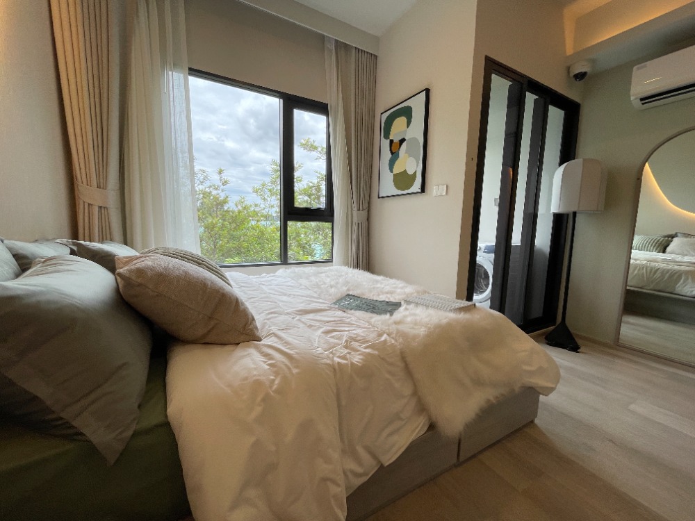 For SaleCondoRama9, Petchburi, RCA : Condo for sale, Cobb Ratchada-Rama 9, 4th floor, usable area 24.50 sq m, studio room, 1 bedroom, 1 bathroom, new lifestyle condo, fully furnished room, located in the heart of the business district. Ratchada-Rama 9 area on Thiam Ruam Mit Road, near MRT Cu