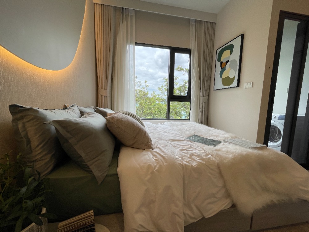 For SaleCondoRama9, Petchburi, RCA : Condo for sale, Cobb Ratchada-Rama 9, 4th floor, usable area 24.50 sq m, studio room, 1 bedroom, 1 bathroom, new lifestyle condo, fully furnished room, located in the heart of the business district. Ratchada-Rama 9 area on Thiam Ruam Mit Road, near MRT Cu