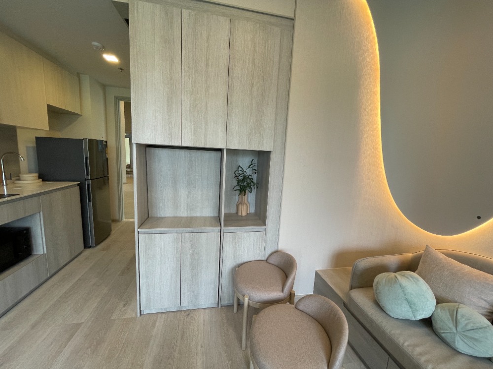 For SaleCondoRama9, Petchburi, RCA : Condo for sale, Cobb Ratchada-Rama 9, 4th floor, usable area 24.50 sq m, studio room, 1 bedroom, 1 bathroom, new lifestyle condo, fully furnished room, located in the heart of the business district. Ratchada-Rama 9 area on Thiam Ruam Mit Road, near MRT Cu