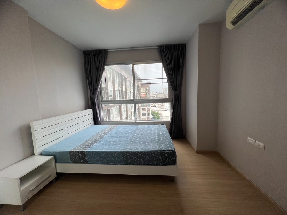 For RentCondoBang kae, Phetkasem : Cheapest for rent, beautiful corner room, Plum Condo Bang Khae, next to Road 2, near Phetkasem Road 20 meters. Near the second MRT The Mall Bang Khae, 7th floor, size 31 sq m.