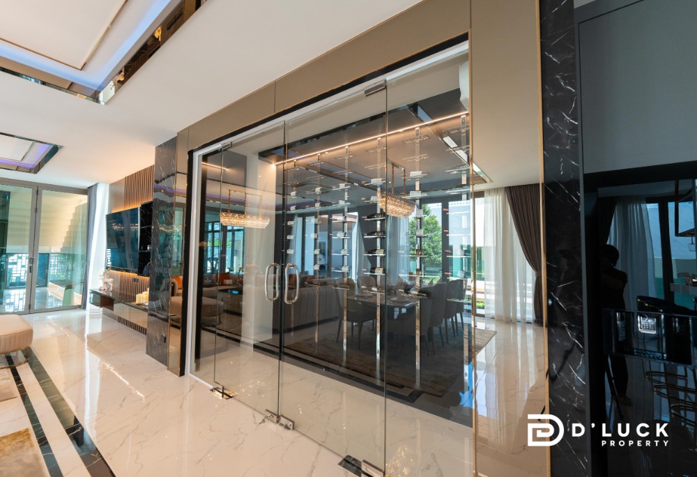 ขายพัทยา บางแสน ชลบุรี สัตหีบ : ขายบ้านหรูพูลวิลล่าในเมืองพัทยา 6 ห้องนอน พร้อมอยู่