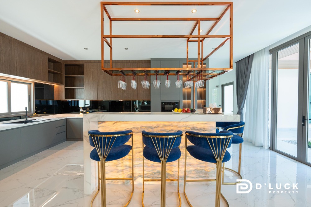 ขายพัทยา บางแสน ชลบุรี สัตหีบ : ขายบ้านหรูพูลวิลล่าในเมืองพัทยา 6 ห้องนอน พร้อมอยู่