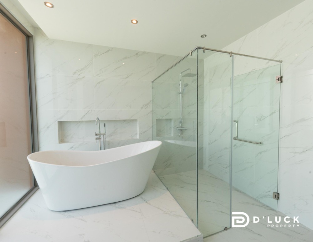 ขายพัทยา บางแสน ชลบุรี สัตหีบ : ขายบ้านหรูพูลวิลล่าในเมืองพัทยา 6 ห้องนอน พร้อมอยู่