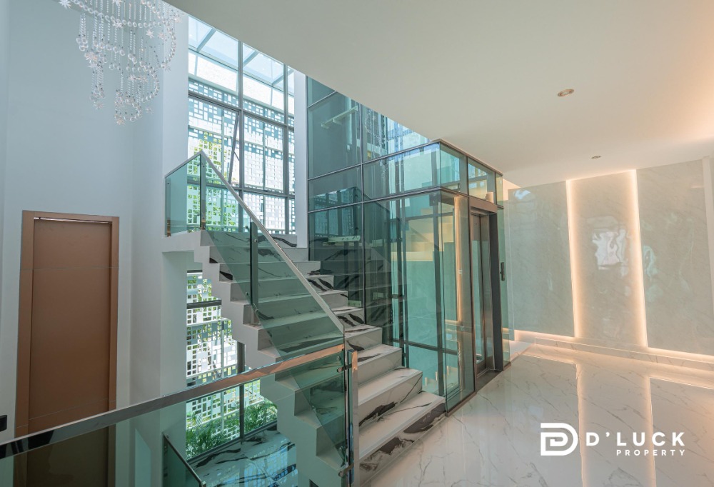 ขายพัทยา บางแสน ชลบุรี สัตหีบ : ขายบ้านหรูพูลวิลล่าในเมืองพัทยา 6 ห้องนอน พร้อมอยู่