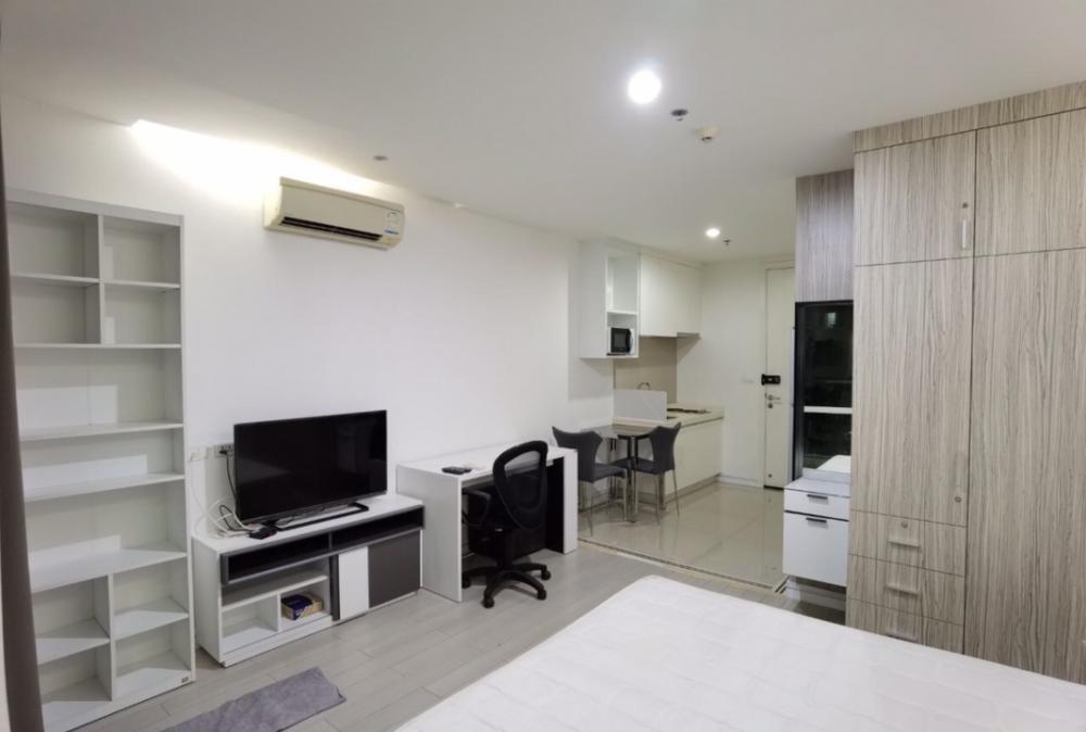 ให้เช่าคอนโดพระราม 9 เพชรบุรีตัดใหม่ RCA : [Owner Post] ให้เช่าคอนโด TC Green Studio 30sqm 13,000 บาท ตึก A ห้องสวย เฟอร์นิเจอร์บิ้วอิน เป็นสัดส่วนประตูดิจิตอล รับ Agent