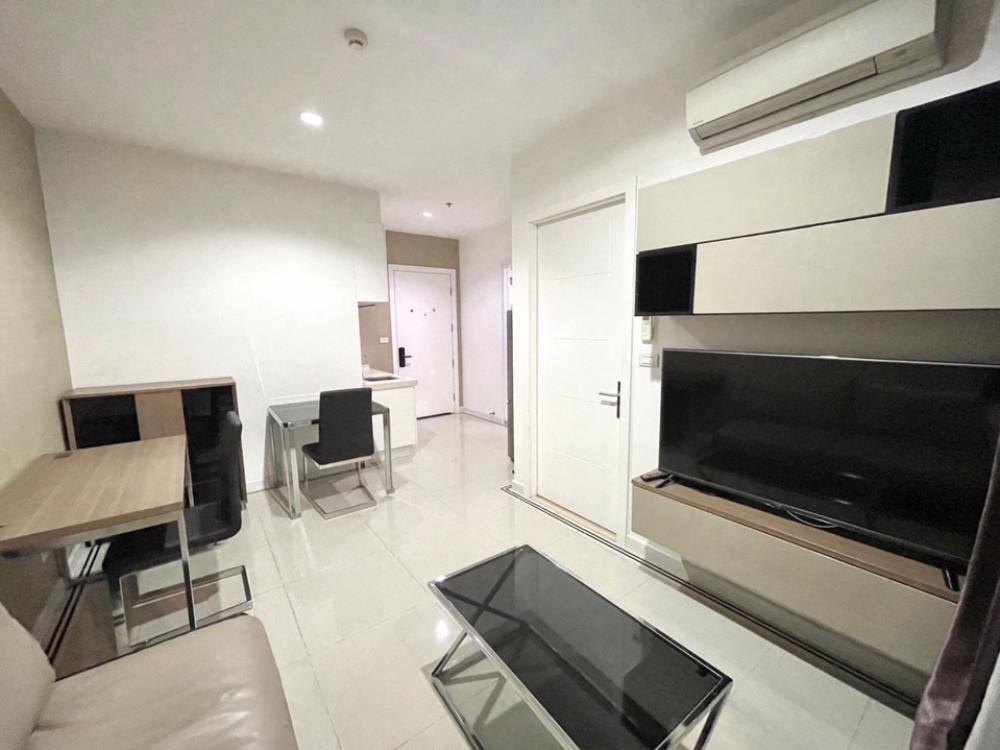 ให้เช่าคอนโดพระราม 9 เพชรบุรีตัดใหม่ RCA : [Owner Post] ให้เช่าคอนโด TC Green 1Bedroom 38sqm. 17,500 บาท ห้องไหม่ เฟอร์นิเจอร์สวย เครื่องใช้ไฟฟ้าครบ เรียบหรู ห้องกว้างแบ่งสัดส่วน มีตู้ชั้นวางของ โต๊ะทำงาน ประตูดิจิตอล