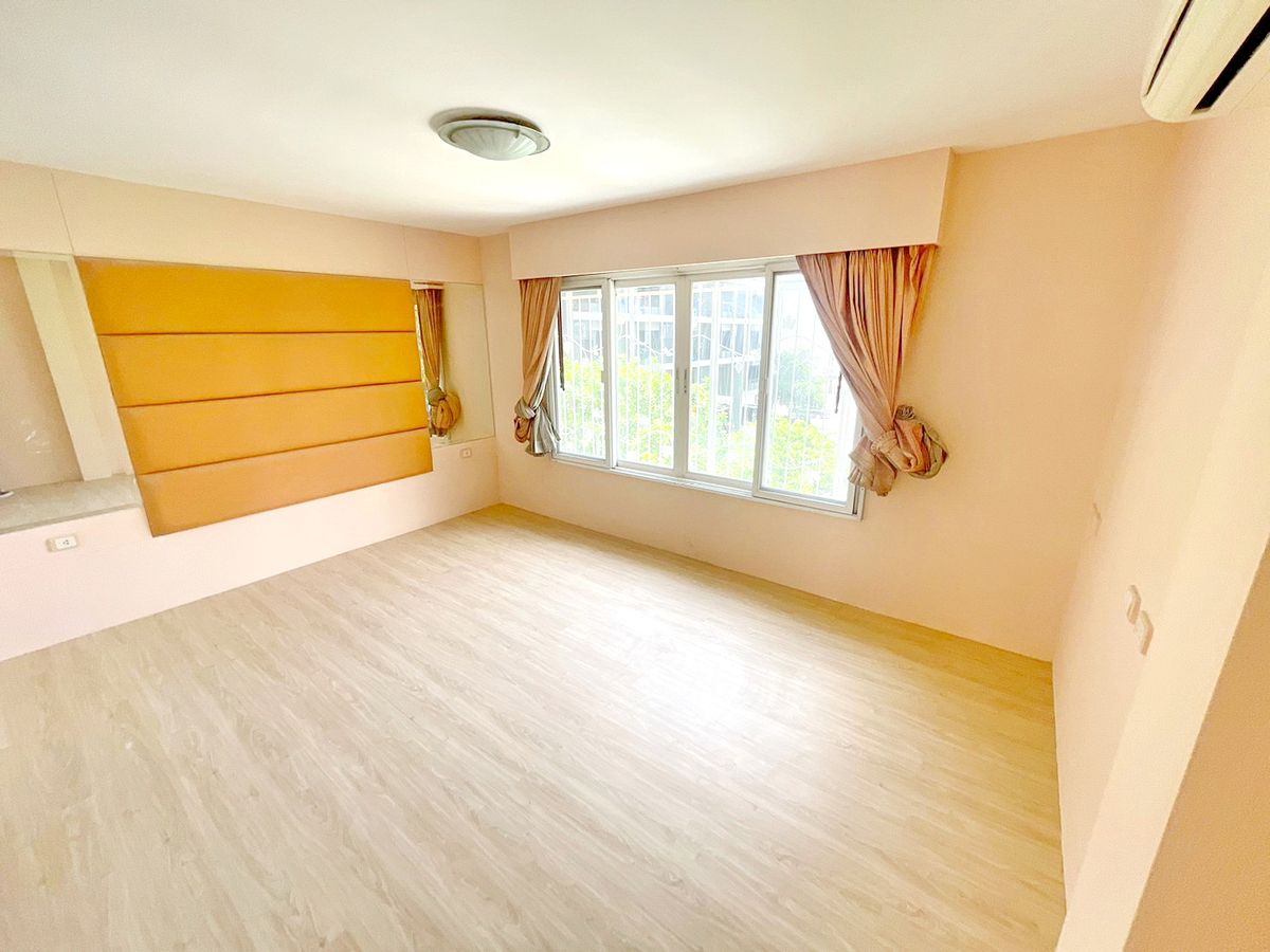 ขายทาวน์โฮมรัชดา ห้วยขวาง : HK0058😍 For SELL ขาย ทาวน์โฮม Townhome 3 ชั้น,🚪4 ห้องนอน🚄ใกล้ MRT ห้วยขวาง🏢ห้วยขวาง🔔พื้นที่บ้าน:27ตร.วา🔔พื้นที่ใช้สอย:300.00ตร.ม.💲ขาย:6,300,000฿📞O99-5919653,O65-9423251✅LineID:@sureresidence