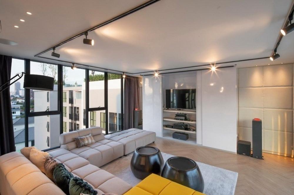 For SaleCondoLadprao, Central Ladprao : Cheaper with wider space At Moz Ladprao15Corner Room with wider Space!!