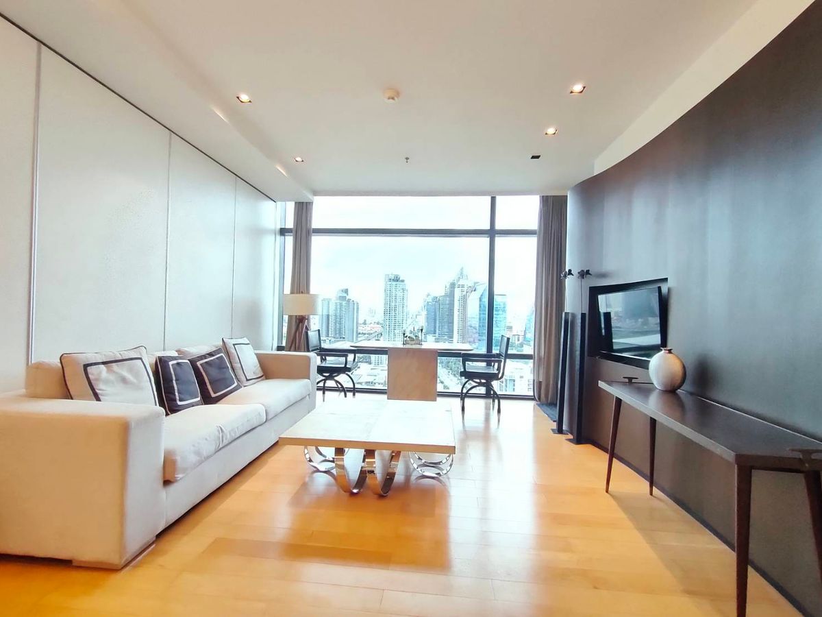 For RentCondoRama9, Petchburi, RCA : FOR RENT: Circle 2 Living Prototype (ST-02) Line : @condo78