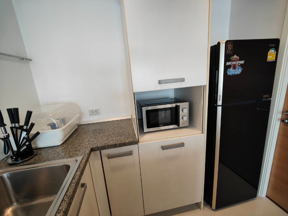 For RentCondoSukhumvit, Asoke, Thonglor : [pet friendly] Fullerton Sukhumvit newly renovated unit near BTS Ekkamai