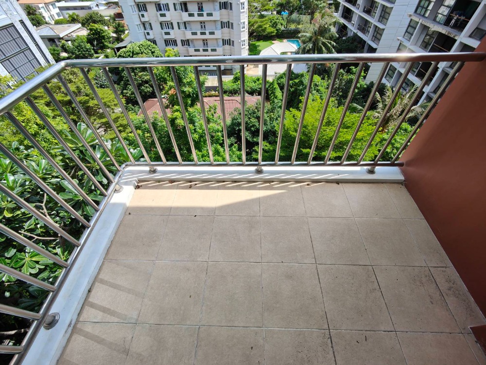 For RentCondoSukhumvit, Asoke, Thonglor : [pet friendly] Fullerton Sukhumvit newly renovated unit near BTS Ekkamai