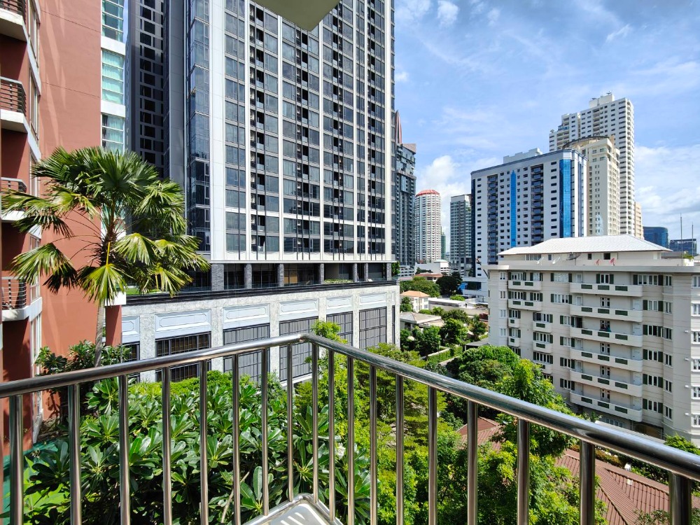 For RentCondoSukhumvit, Asoke, Thonglor : [pet friendly] Fullerton Sukhumvit newly renovated unit near BTS Ekkamai